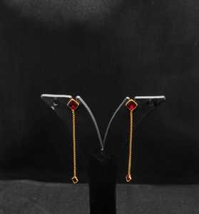 Boucles d'oreilles pendantes carrées en cristal rouge exclusives, plaquées or, longue chaîne, bijoux de mode chics et tendance pour femmes et jeunes filles, vente en gros - Product Image 1