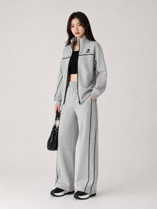 Conjunto Deportivo Premium para Mujer con Tela Suave y Transpirable, Ajuste Cómodo, Ideal para Entrenamiento Deportivo, Viajes y Uso Diario - Product Image 4