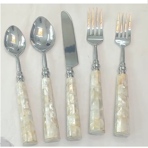 Juego de Cubiertos Elegantes Hechos a Mano para Bodas y Catering, con Mango de Resina y Madera, Diseño Personalizado, de Proveedor y Exportador de la India - Product Image 5