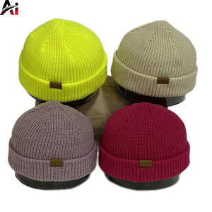 Gorros de punto personalizados al por mayor, con logotipo de marca OEM, gorros de invierno cálidos de acrílico para adultos, directo de fábrica. - Product Image 2