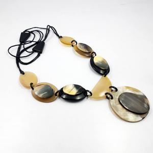Collar con Colgante de Cuerno de Búfalo Natural, Ecológico, Tallado con Láser, con Diseño de Amor, para Mujeres y Niñas - Product Image 5