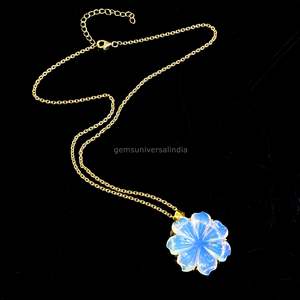 Colgante de flor de opalita grande, collar de cristal tallado a mano para mujer, colgante de piedras preciosas, regalo de cumpleaños, joyería hecha a mano - Product Image 3