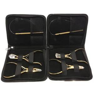 Kit d'outils pour extensions de cheveux en métal doré avec brosse à boucles et pince à micro-perles - Product Image 3