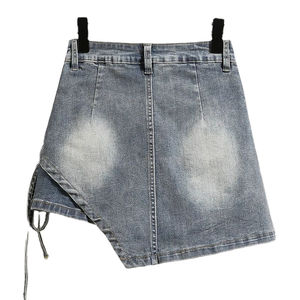 Tendance 2026 HSI Jupe en denim semi-extensible, modèle haut et bas fantaisie, avec ceinture cargo classique et multiples poches, style chic - Product Image 3