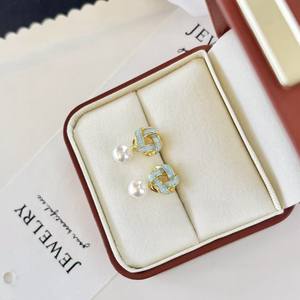 Boucles d'oreilles en perles d'eau douce de qualité supérieure, nœuds torsadés triangulaires naturels, son de secousse, bijoux de qualité supérieure - Product Image 5