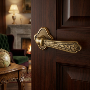 Manija de Puerta de Latón Antiguo con Diseño Arabesco de Lujo |   Manija de diseño floral con acabado vintage para puerta principal e interiores elegantes - Product Image 3