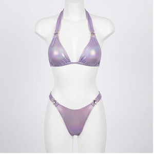 Ensemble de bikini métallique pour femmes avec détail en strass, bas de bikini string, maillot de bain en spandex et nylon - Product Image 1