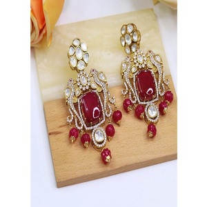Pendientes Étnicos Chapados en Oro de Primera Calidad con Piedras de Aspecto Tradicional para Mujer, Colección para Bodas - Product Image 1
