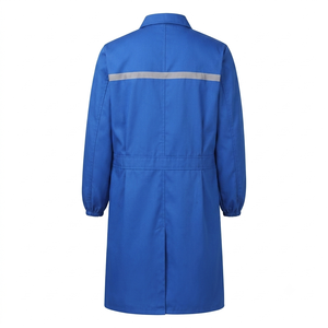 เสื้อกาวน์สีน้ำเงินแบบยูนิเซ็กซ์สำหรับโรงพยาบาล ผ้าโพลีเอสเตอร์ทอ 100% พร้อมตรวจจับรอยขาด สามารถสั่งทำโลโก้ได้ - Product Image 4