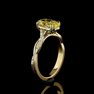 Anillo de Compromiso Vintage con Diamante Cultivado en Laboratorio de Corte Ovalado de 2.25 CT, Color Amarillo Intenso, Certificado IGI, Oro Amarillo de 18K con Diseño Trenzado - Product Image 4