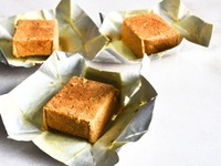Vente en gros usine : Cube de bouillon aromatisé au poulet de haute qualité pour produits carnés, soupes et raviolis
