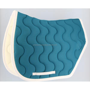 Tapis de selle équestre occidentaux de qualité supérieure personnalisés Dernier tissu premium avec couverture de selle de cheval de remplissage en coton - Product Image 5
