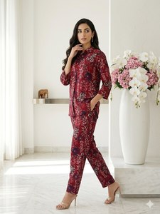 Ensemble Kurti et Palazzo en Rayonne et Coton Imprimé de Qualité Supérieure avec Broderie Métallisée – Léger, pour Usage Quotidien et Décontracté - Product Image 2