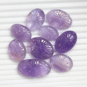 Cabujón de Amatista Natural Tallada al por Mayor |   Piedra preciosa tallada en forma de flor morada para la fabricación de joyas - Product Image 3