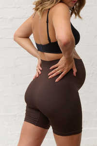 Shorts de yoga de grossesse personnalisés en gros à taille haute avec fermeture élastique, confortables pour femmes enceintes avec poche - Product Image 5