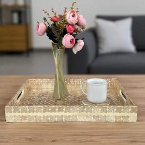 ถาดหรูหราทำมือจากเปลือกหอยมุกโดย Aaliyan Impex ชิ้นงานตกแต่งยอดนิยมสำหรับเสิร์ฟผลไม้และขนม สำหรับใช้ในบ้านและครัว - Product Image 4