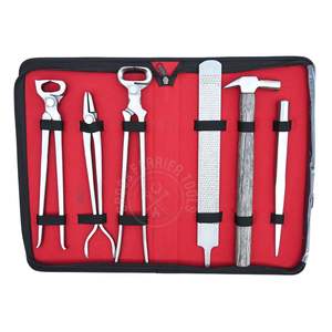 Kit de Herramientas Comerciales para Herrador que Incluye Cortador de Pezuñas, Pinza para Pezuñas, Herramienta para Quitar Zapatas, Lima de Pezuñas, Martillo de Herrar y Pinza para Clavos - Product Image 1