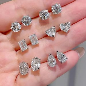 Pendientes de Diamantes Cultivados en Laboratorio de 2 Quilates, Corte Redondo, Esmeralda, Ovalado, Pera y Corazón, Certificados por IGI - Product Image 1