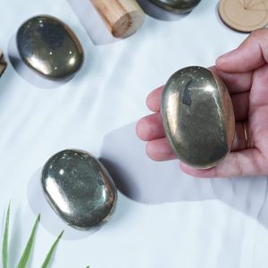 Pyrite dorée naturelle, grande pierre de palmier sculptée, mascotte d'art populaire, cristal métallique, pierre précieuse, vente en gros, fournisseur en vrac, cadeaux, décoration - Product Image 2
