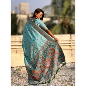 Sari de Seda Baluchari Azul Marino con Tejido Zari de Elite Weaves para Bodas, 650g, en Stock - Product Image 4