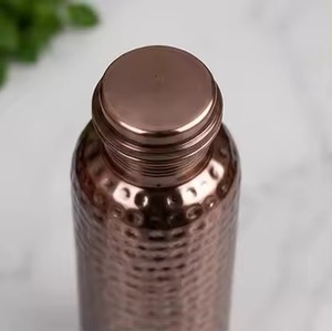 950ml Hammered Finish <b>Screw</b>-on Lid Leak-proof Portable Drinking Bottle Hammered Design <b>Copper</b> Water Bottle 1L - Product Image 1