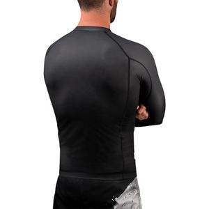 Rashguard à manches longues avec logo personnalisé, tissu extensible durable pour le surf, le MMA, le BJJ, l'entraînement, options de design personnalisées - Product Image 3