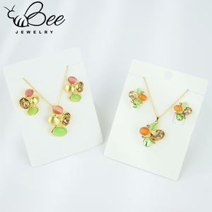 Conjunto de joyería de cristal con dijes para mujer, de alta calidad original, chapado en oro de 14 quilates, estilo vintage, collar y aretes de colores, para novias. - Product Image 1