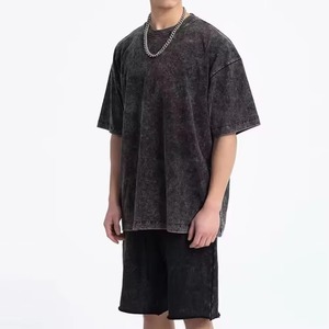เสื้อยืดและกางเกงขาสั้นเซ็ตสตรีทแวร์สไตล์วินเทจ ล้างสีแบบแอซิด ฟอกสีซีดจาง ทรงบ็อกซี่ โอเวอร์ไซส์ สำหรับผู้ชาย - Product Image 5