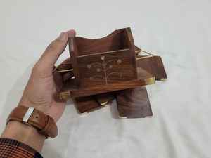 Posavasos de madera hechos a mano y personalizados para té y café, con moldeado de latón multiusos, de Universal Overseas. - Product Image 3