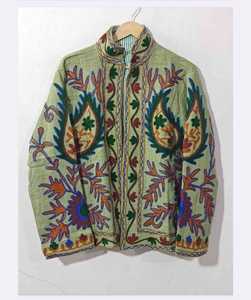 Chaqueta de Mujer con Bordado Suzani de Algodón, Hecha a Mano, Ropa Artesanal para Festivales, Fabricante de Ropa al por Mayor en India - Product Image 1
