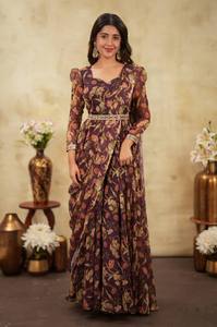 Con un distintivo diseño de drapeado estilo pallu, este elegante diseño crea un aspecto fluido y majestuoso, perfecto para bodas y festividades. - Product Image 3
