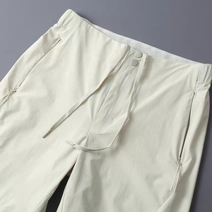 Pantalones cortos Bermuda de algodón Oxford de color sólido para hombre con cierre de botones y bolsillos laterales, diseño casual de cintura media - Product Image 5