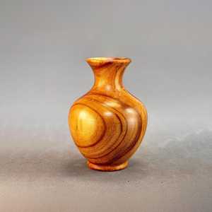 Vase en bois artisanal pas cher avec finition naturelle lisse pour la table basse, l'entrée et la décoration de la salle à manger par AALIYAN IMPEX - Product Image 1