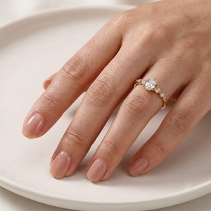Bague de mariage pour femme en or massif avec cinq diamants ovales et ronds de laboratoire, pureté E, VVS, taille ovale, certifiée IGI - Product Image 6