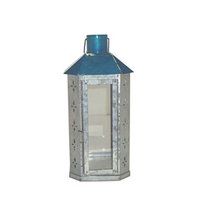 Lanterne hexagonale en métal avec toit bleu et découpes en forme d'étoiles pour la décoration de la maison - Product Image 1