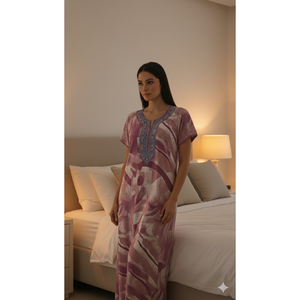 Camisón Largo Estampado Cómodo para Mujer Alpine, Mangas Cortas con Bolsillo Lateral Completo, Ropa de Dormir Suave - Product Image 2