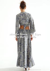 Ensemble jupe longue imprimée deux pièces pour femme, haut court à col en V avec nœud sur le devant et jupe longue fluide, tenue d'été bohème - Assortiment varié - Product Image 2