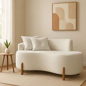 Sofá Curvo Estilo Japandi con Cojines Afelpados y Detalles de Patas de Madera Natural para Espacios de Vida Contemporáneos - Product Image 1