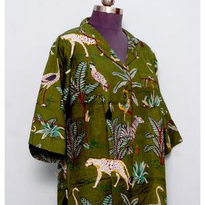 Camisa larga de algodón indio hecha a mano para mujer, vestido cruzado con cinturón, decoración de botones, estilo simple y dulce, corte en A, estampado de jungla, ropa informal. - Product Image 5