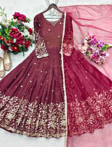 ชุดเดรสอานาร์กาลีสวยงามพร้อมกางเกงและผ้าคลุมไหล่แฟนซีสำหรับงานปาร์ตี้  รวมถึงเสื้อผ้าสไตล์อินเดียและปากีสถาน ดีไซน์ใหม่ 2026 - Product Image 2