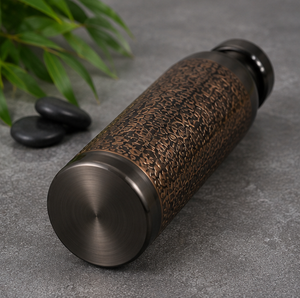 Kit de botella de cobre puro con textura de filigrana, hecho a mano y único, para uso en el hogar, viajes y fiestas. - Product Image 2