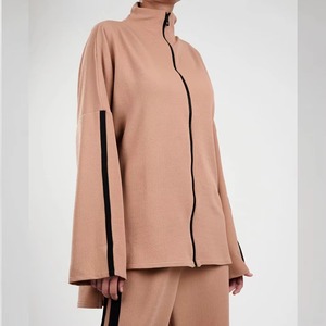 Ensemble de survêtement décontracté jaune citron pour femme avec sweat-shirt demi-zip et short à cordon de serrage, coupe ample, manches longues, idéal pour le printemps - Product Image 4