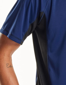 T-shirt de sport populaire pour hommes, matière anti-transpiration, coupe athlétique extensible, vêtement d'exercice léger, couleurs personnalisables - Product Image 4