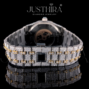 Montre de luxe en moissanite VVS de qualité supérieure, sertie de pierres élégantes, pour occasions décontractées et formelles, disponible à la vente, provenant d'un fournisseur indien. - Product Image 5