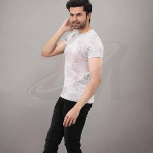 T-shirts unisexe en coton polyester de haute qualité, épais, à personnaliser avec des motifs de cœurs et des logos sur mesure - Product Image 2