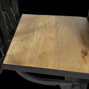 Estante delantero para motocicleta Vandana Optima Nimbus de metal negro - Product Image 4