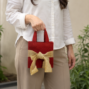 Red Dyed Laminated Jute Gift Bags with Lurex <b>Bow</b> 15x15x10 cm Small Festive Tote Custom Logo Wholesale Bulk OEM ODM Private Label - Product Image 6