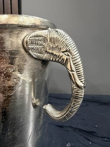 ถังน้ำแข็งสแตนเลสขัดเงาลายดอกไม้ ดีไซน์หรูหรา ทำมือ น้ำหนักเบา ทำความสะอาดง่าย ขนาด 3 ลิตร ป้องกันการรั่วซึม สำหรับงานปาร์ตี้ จาก ILAHI - Product Image 1