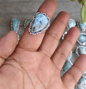 Premium Original Larimar Anneaux De Pierres Précieuses Bijoux De Mode Cristaux Bleus Sculptés Style Feng Shui Anneaux Réglables En Vrac pour cadeau - Product Image 1