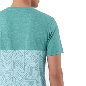 Camiseta de manga corta con estampado geométrico, cuello redondo, corte regular, informal, transpirable, de punto, para hombre. - Product Image 5